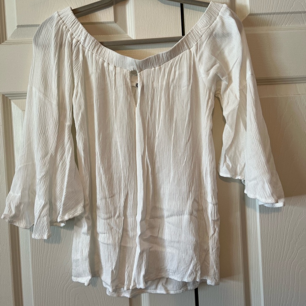 White off the shoulder crop flowy blouse